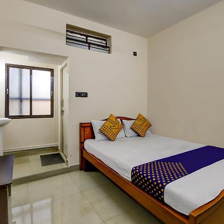 Spot On 73621 Srinivasa Boarding And Lodging Hotel Jalahalli Exterior photo