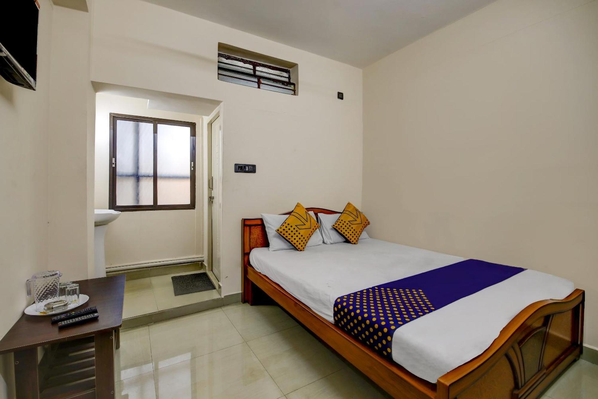 Spot On 73621 Srinivasa Boarding And Lodging Hotel Jalahalli Exterior photo