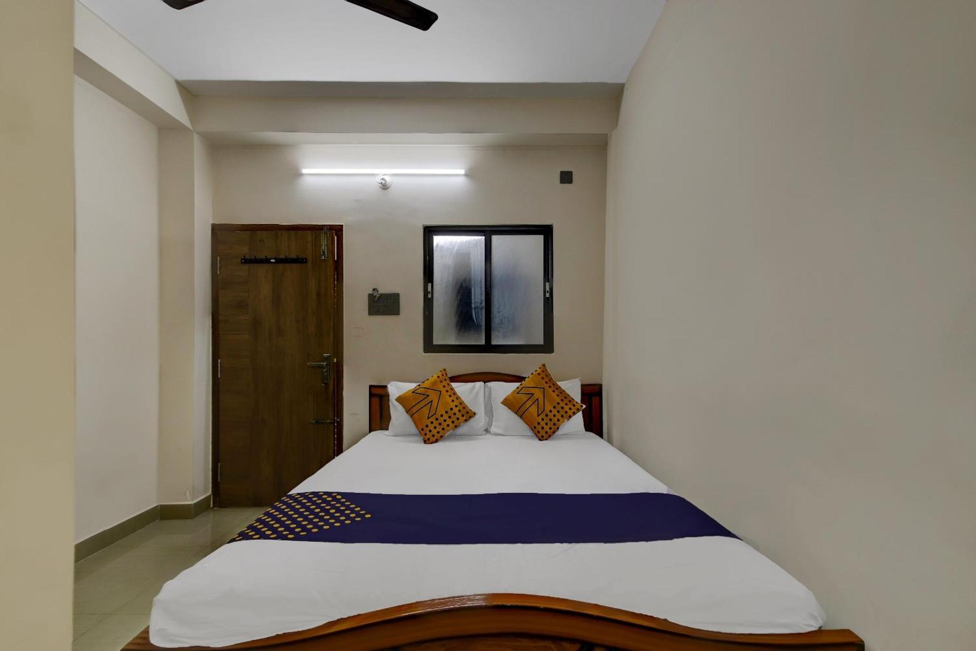 Spot On 73621 Srinivasa Boarding And Lodging Hotel Jalahalli Exterior photo